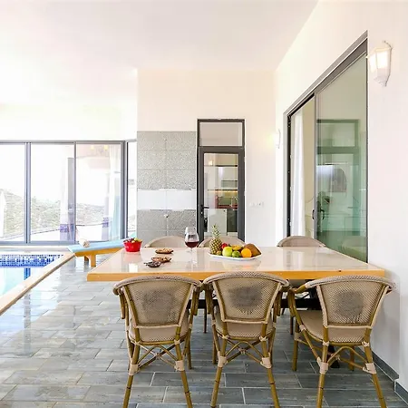 Bronz Villa