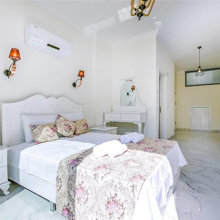 Villa Bronz *